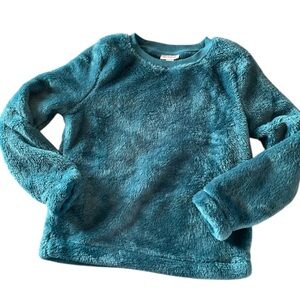 Cat & Jack fuzzy warm  green size 7/8 long sleeved shirt NWT